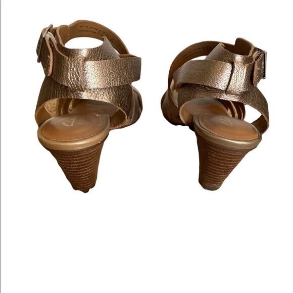 Clarks Artisan Ranae Estelle Gold Sandal Size 10 - Picture 2 of 7